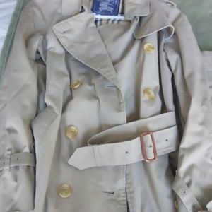 Burberry Coat for Women, size 6, color Khaki